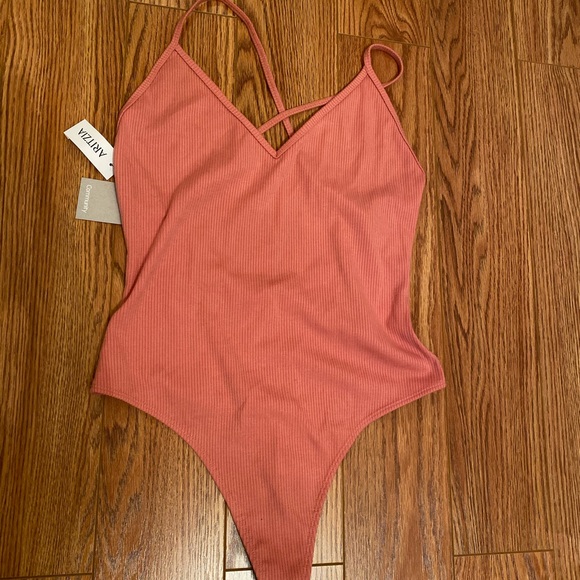 ARITZIA Community SCOOP BACK BODYSUIT TICKLED CORAL NEW Large - Picture 9 of 12